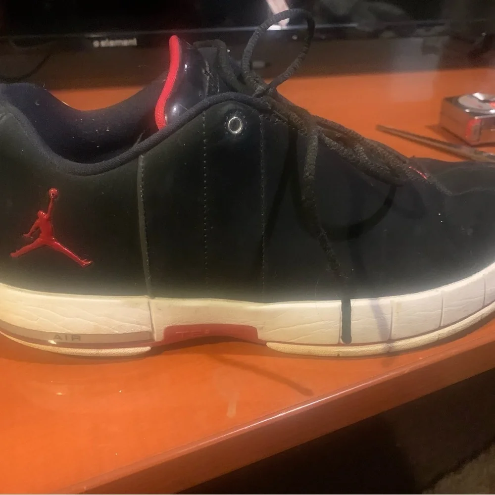 Jordan Men's Sneakers in Black and Red